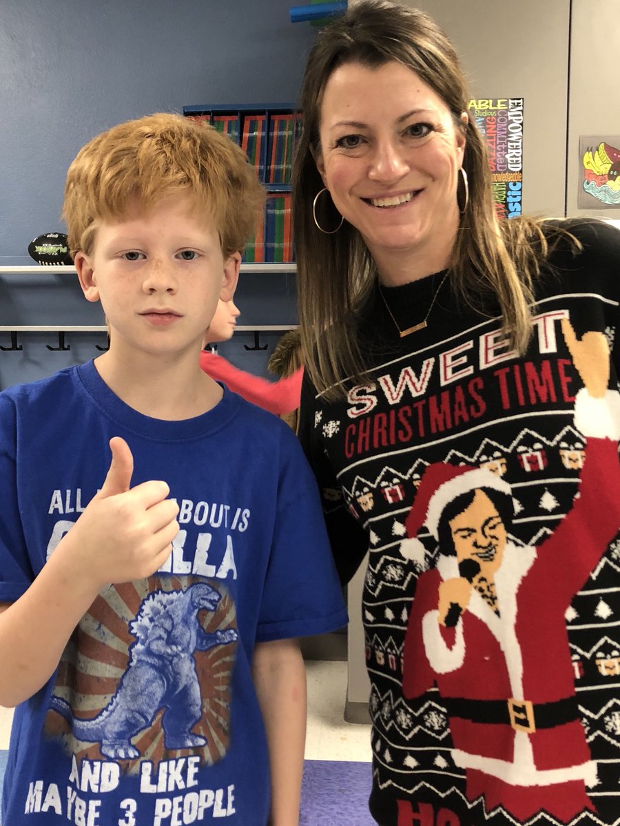 kellymartinstl's tweet photo. Kudos to this guy who was the only 5th grader to know who that man on my Christmas sweater is! #HPSDTigers #neildiamondrocks https://t.co/cGrQiqIxBT