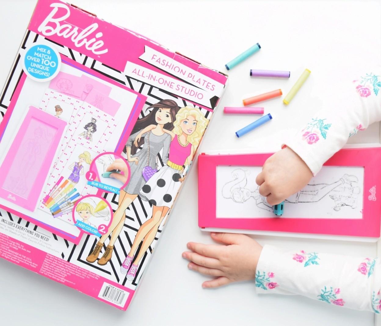Barbie on X: Make your little one's stocking extra dreamy with the #Barbie  Make Your Own Lip Balm, Bath Bomb, Water Bottle, and Fashion Plate Activity  Kits. With interactive tasks her creativity