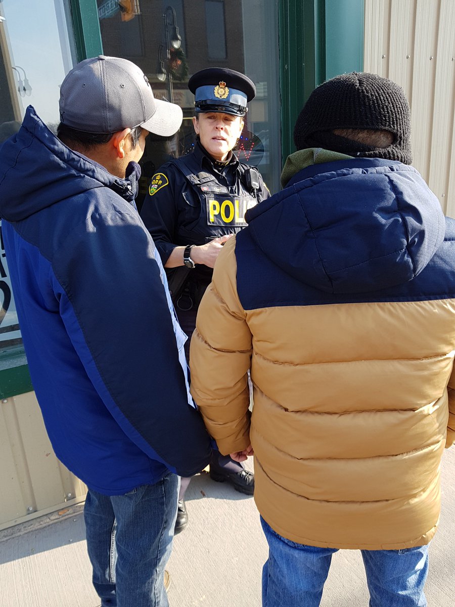 OPP_WR's tweet photo. #LeamingtonOPP members connecting with the Spanish community. Conectando con la comunidad española de Leamington. #OPP, #WorkingTogether, #Community. ^jr https://t.co/JS1yhfR3Y9
