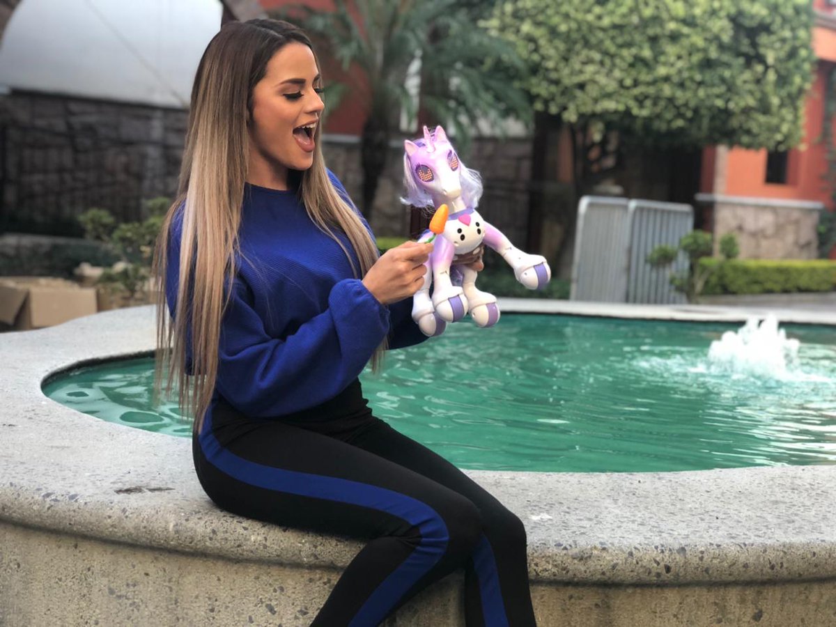 zoomer unicornio encantado