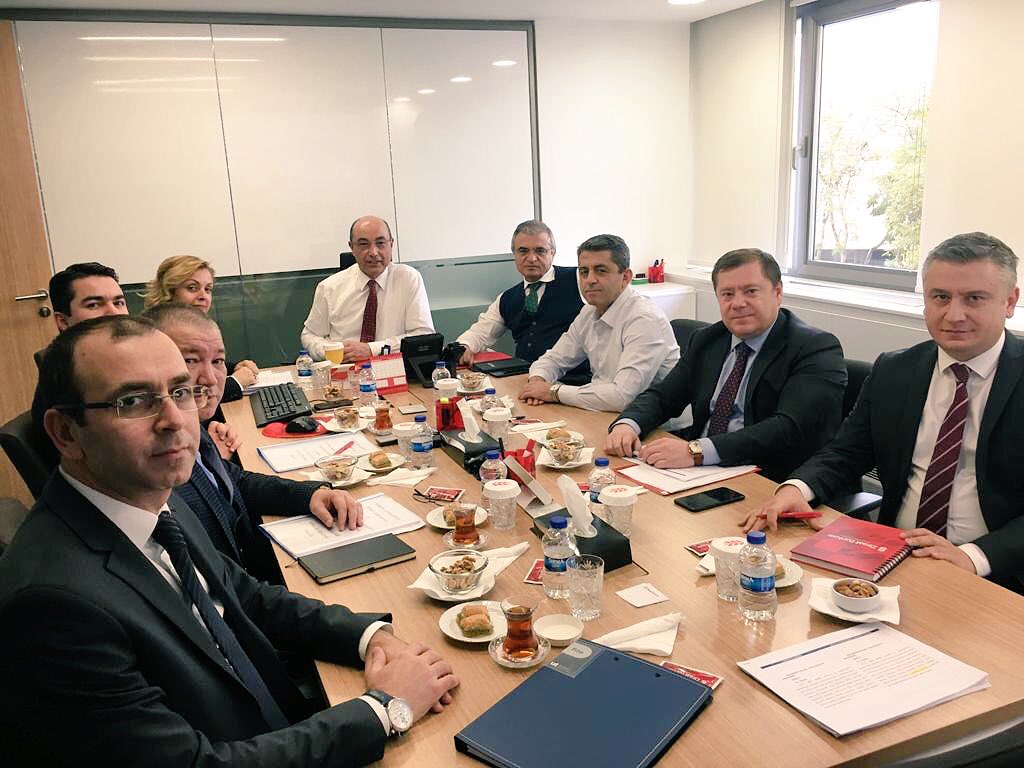 ozfinans's tweet photo. Ziraat ve Halk Bankasında TİS görüşmelerine başlanmıştır. Genel Başkanımız tarafından yapılan açıklamada aşağıda yer almaktadır. https://t.co/heqDWxYDWW