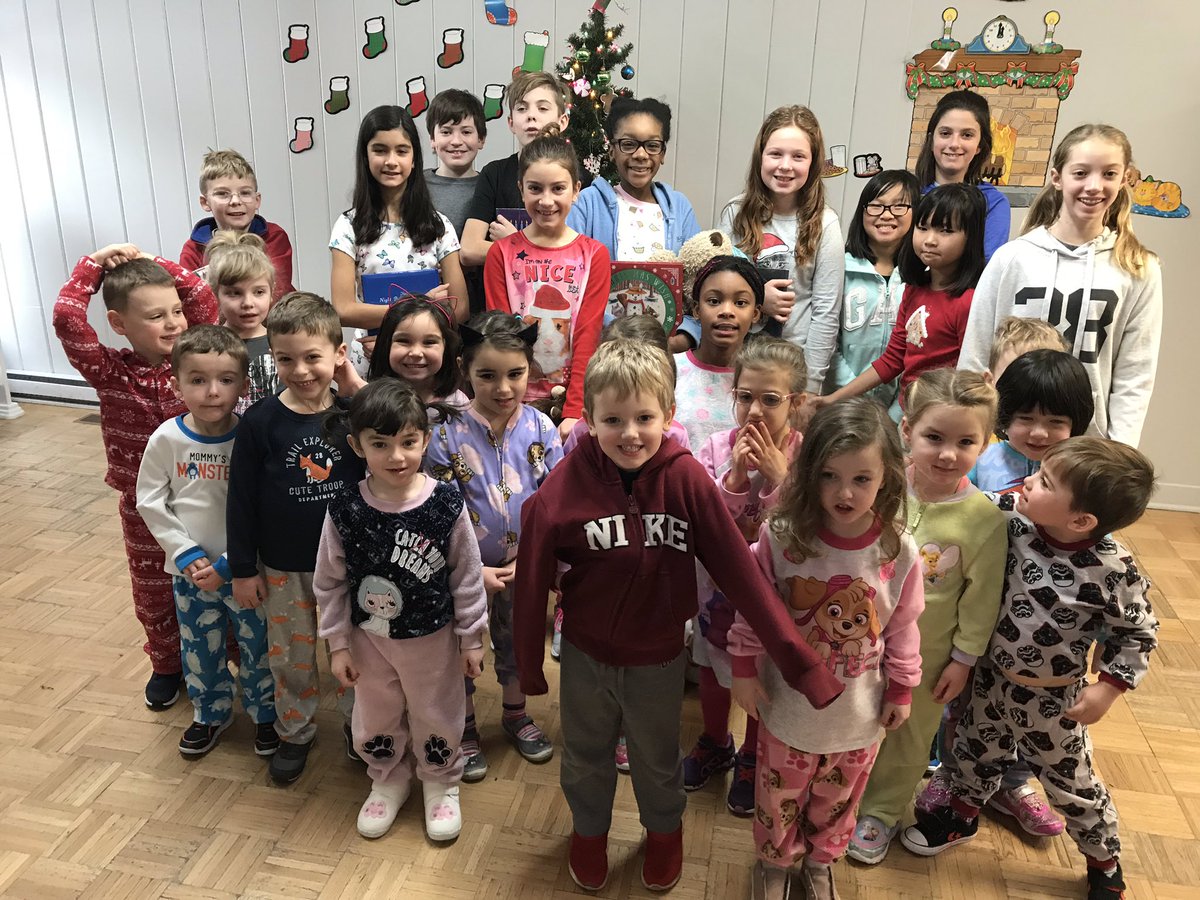 Lamothesfive's tweet photo. The Edgewater Bookworms has a fun morning sharing a snack &amp; reading with the children at the daycare up the road! We are hoping to also arrange a springtime visit this year! @lbpsb #deeplearning https://t.co/62cPoHlS7u