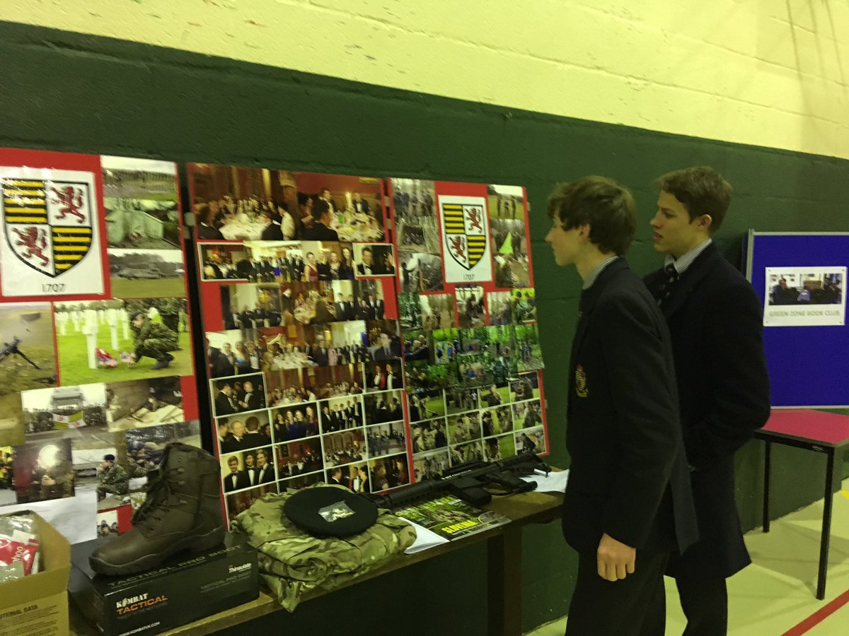 NicolaRogersMFL's tweet image. Great to see pupils carefully choosing their activities for next term at our Activities Fair! #PupilDevelopment