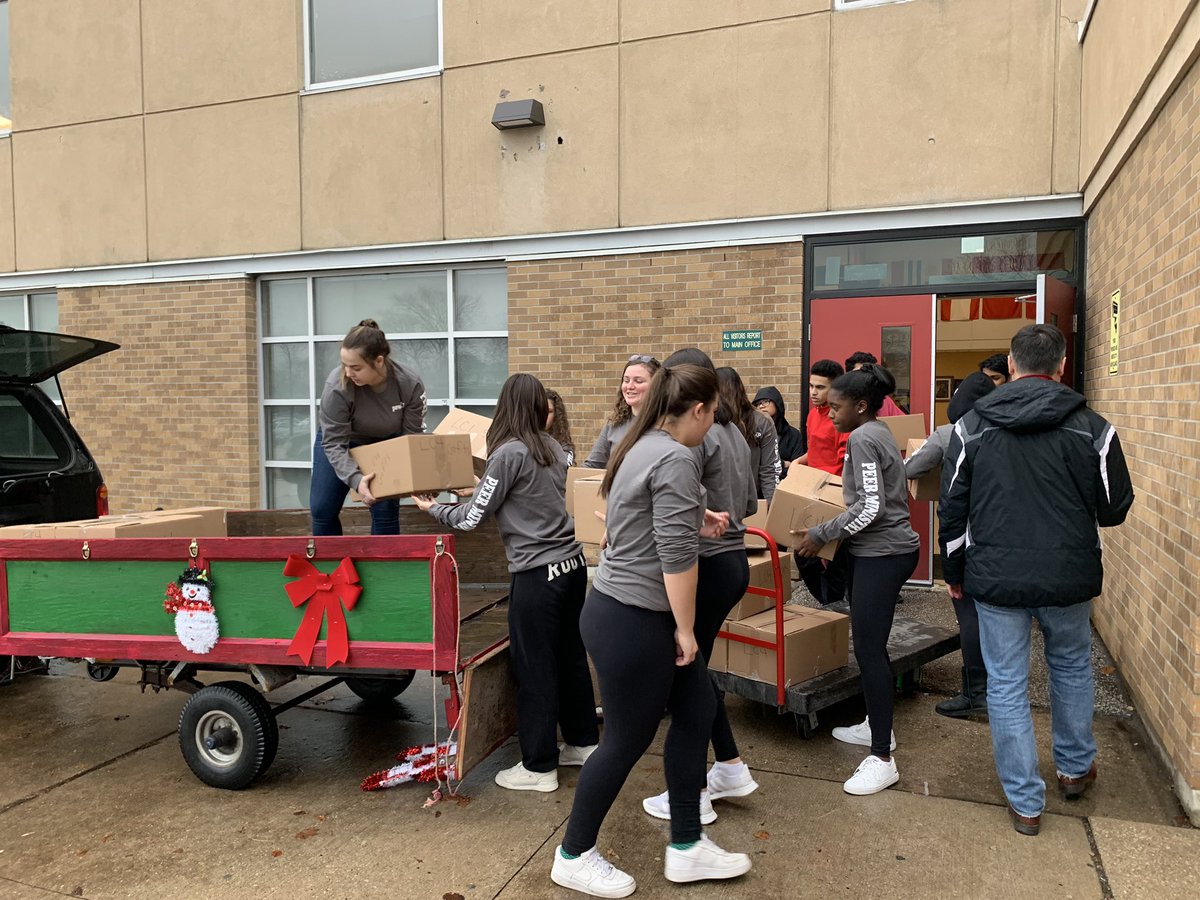 MPSJ 2018 Food Drive - Christmas Spirit alive &amp; well as we load Santa’s sleigh &amp; give back to our community  <a href="/GilkinsonS/">Sheila Gilkinson</a> <a href="/MPSJYearBook18/">MPSJ Yearbook</a> <a href="/MalecStanley/">Stanley Malec</a> @MPSJCHAPLAINCY @MPSJ_PRINCIPAL