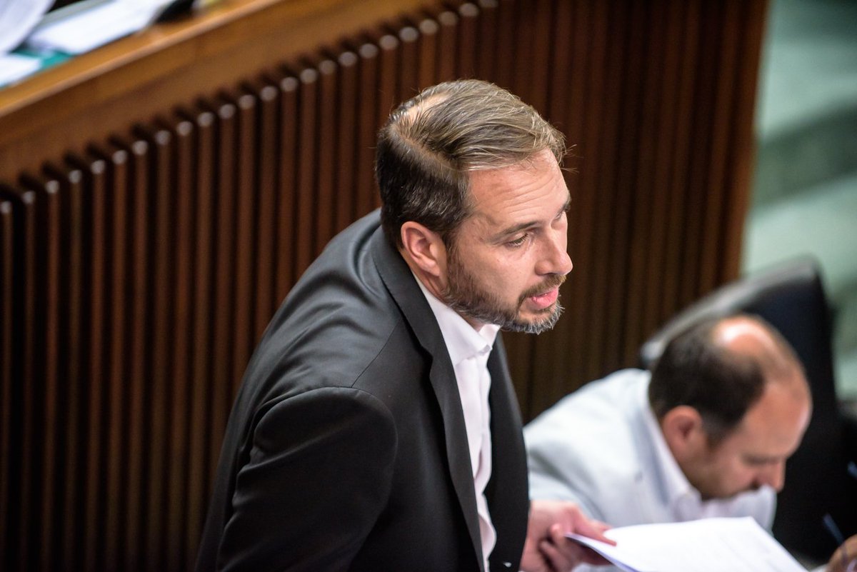 gruppopdfvg's tweet photo. "La #MIA ha creato assistenzialismo secondo il consigliere #Lippolis? Poi la sua parte politica, la #Lega, si candida a governare il Paese con chi ha promesso il reddito di cittadinanza? C’è qualcosa che non funziona". #sostegnoalreddito #REI #FVG https://t.co/3EfbbDoVL6