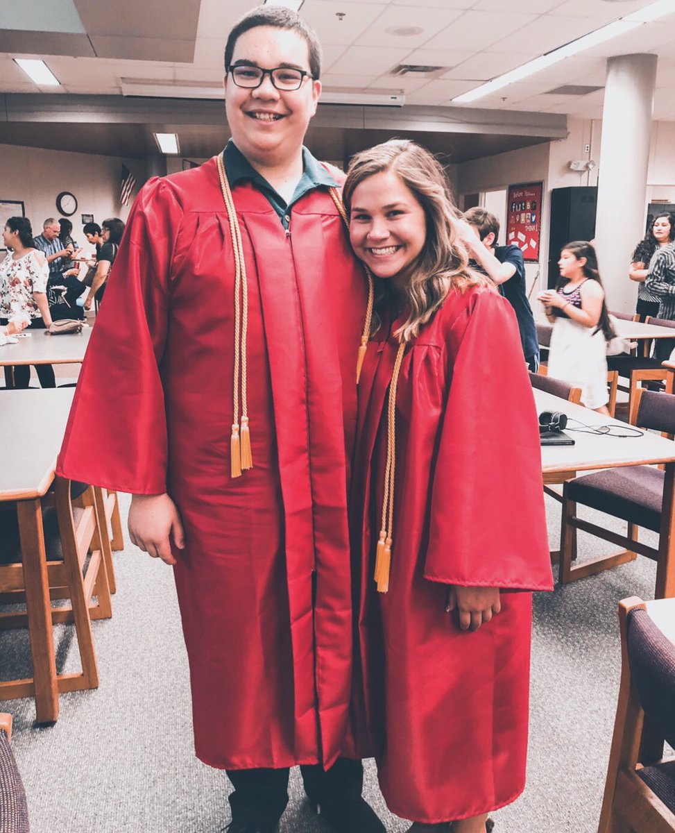 alyssabcox7's tweet photo. Happy birthday to THE Colton Francis Wellnitz. Congrats on finally turning 18🤩 we miss u in Kansas💔 https://t.co/JeDfp5EAPy