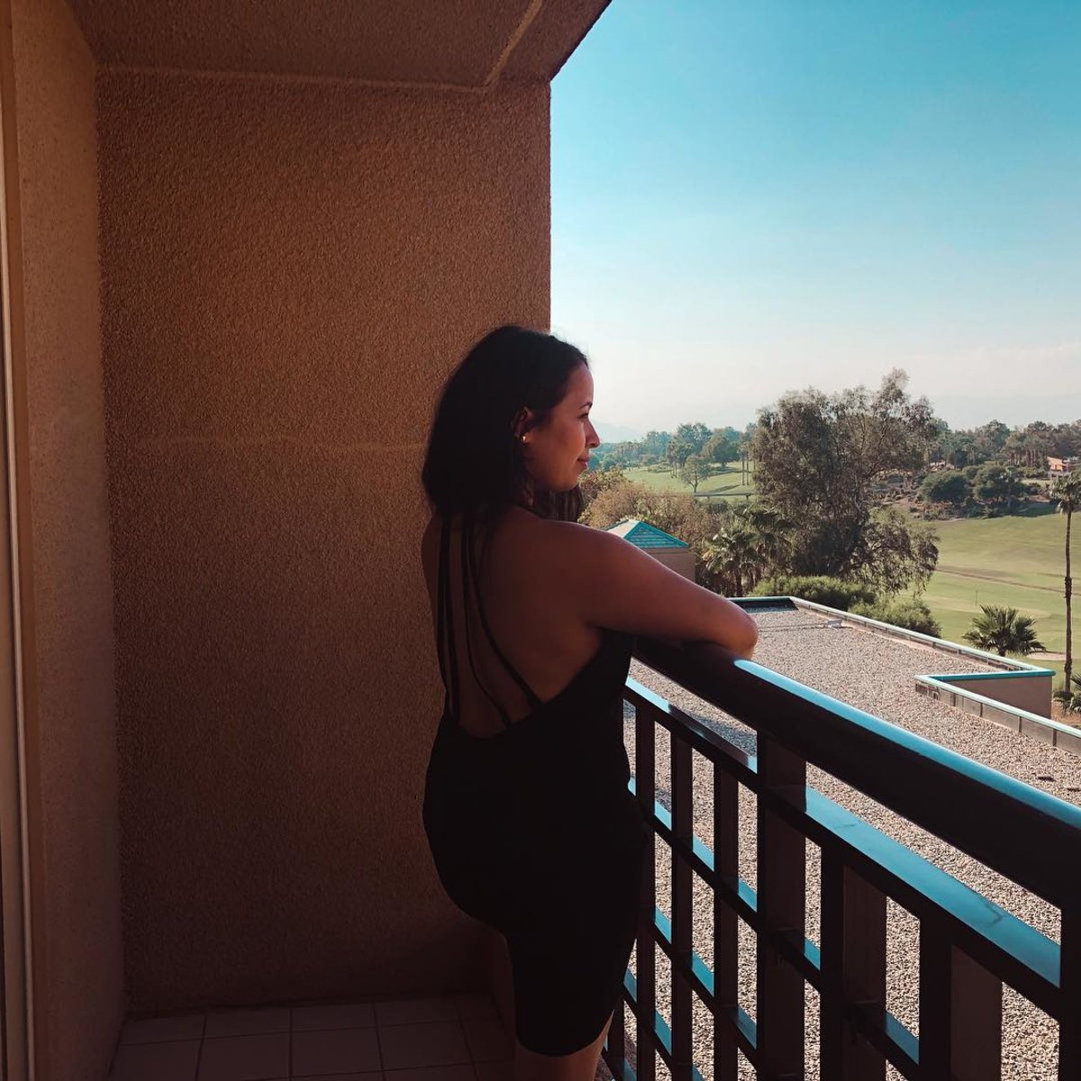 Skies this clear have us clearing our calendars immediately.
(Photo via yulissam__)