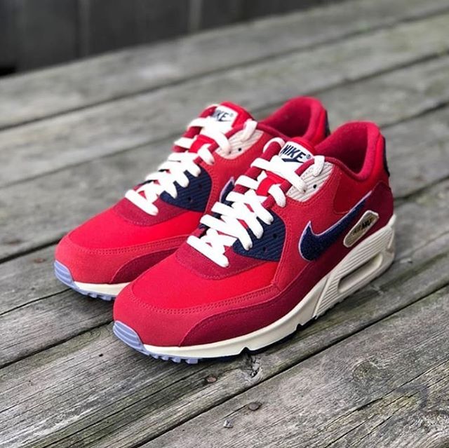 maagpijn Voorzien Junior The Closet Inc. on Twitter: "Summer 2018 Collection Mens Nike Air Max 90  “Varsity Pack” 858954-600 Now $104.99 CAD Was $190.00 CAD Available in all  store locations and on https://t.co/uayNUg1Igj Free Canadian