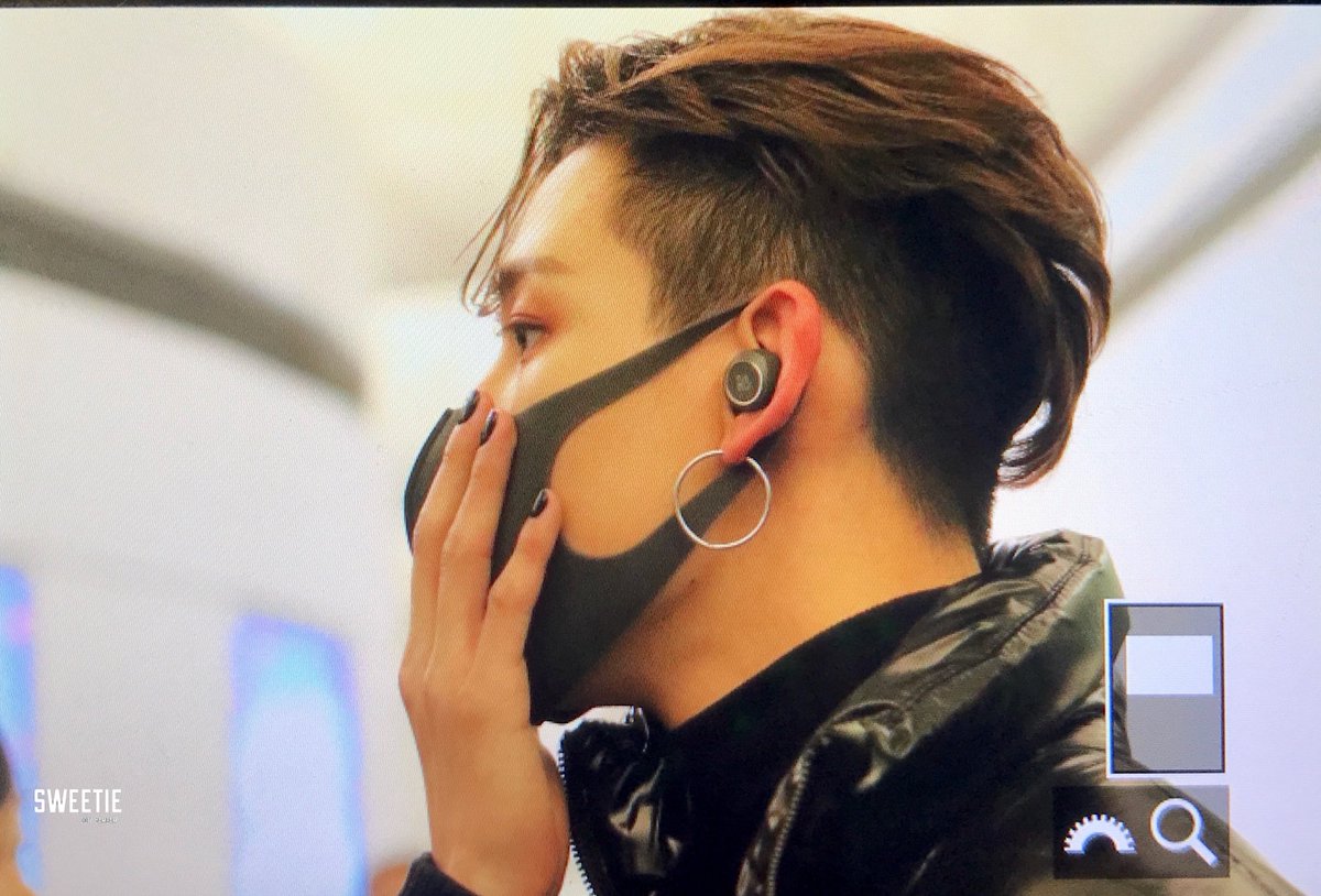 sweetie_bam's tweet photo. 181215 HKG @BamBam1A 
비행기에서 잘 자여 ㅅㄱㅅㄱ!!!!!ㅠ
#뱀뱀 #BamBam⁠⁠ #갓세븐 #GOT7 https://t.co/9Aa7RqSMJB