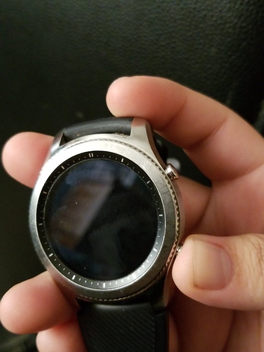 jdgarciaoficial's tweet image. @SamsungMobile My Gear S3 won&apos;t turn on! It refuses! And I kept this POS on it&apos;s charger all damn night. It started last night when all I could do was bring down the notification panel. I couldn&apos;t see the face. And it&apos;s just black. Help me! #samsunghelp @SamsungSupport #samsung