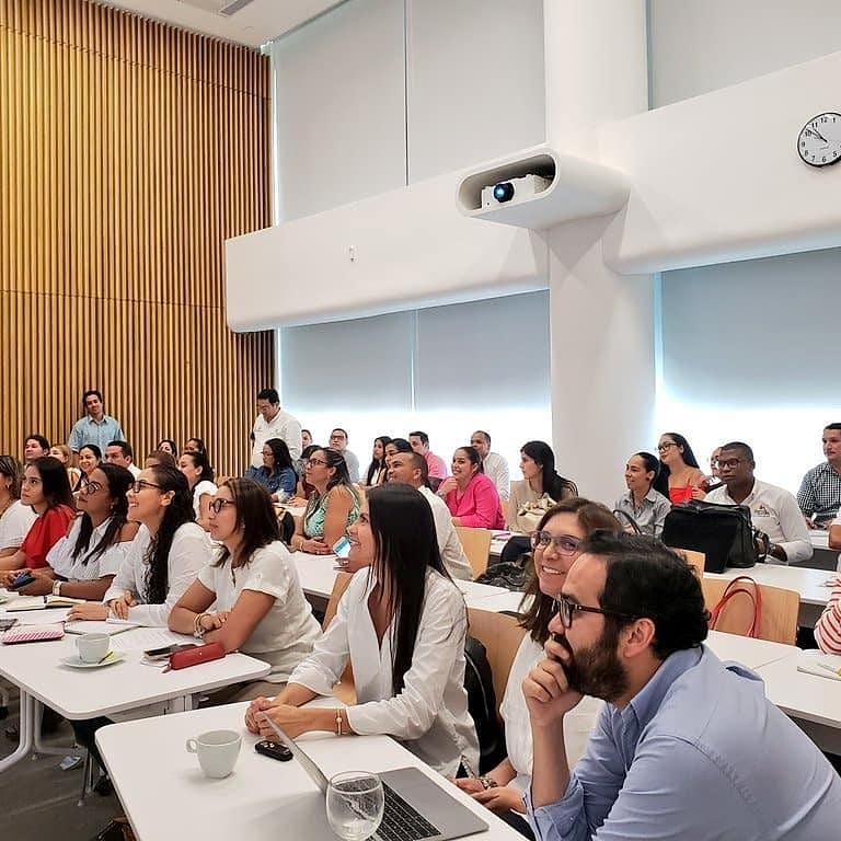 secgeneralctg's tweet photo. Funcionarios de la @secgeneralctg presentes en la jornada de capacitación en Contratación Estatal, organizada por la @Uniandes Participa @AlcaldiaCTG y sus entidades descentralizadas. https://t.co/uWXi8NNueO