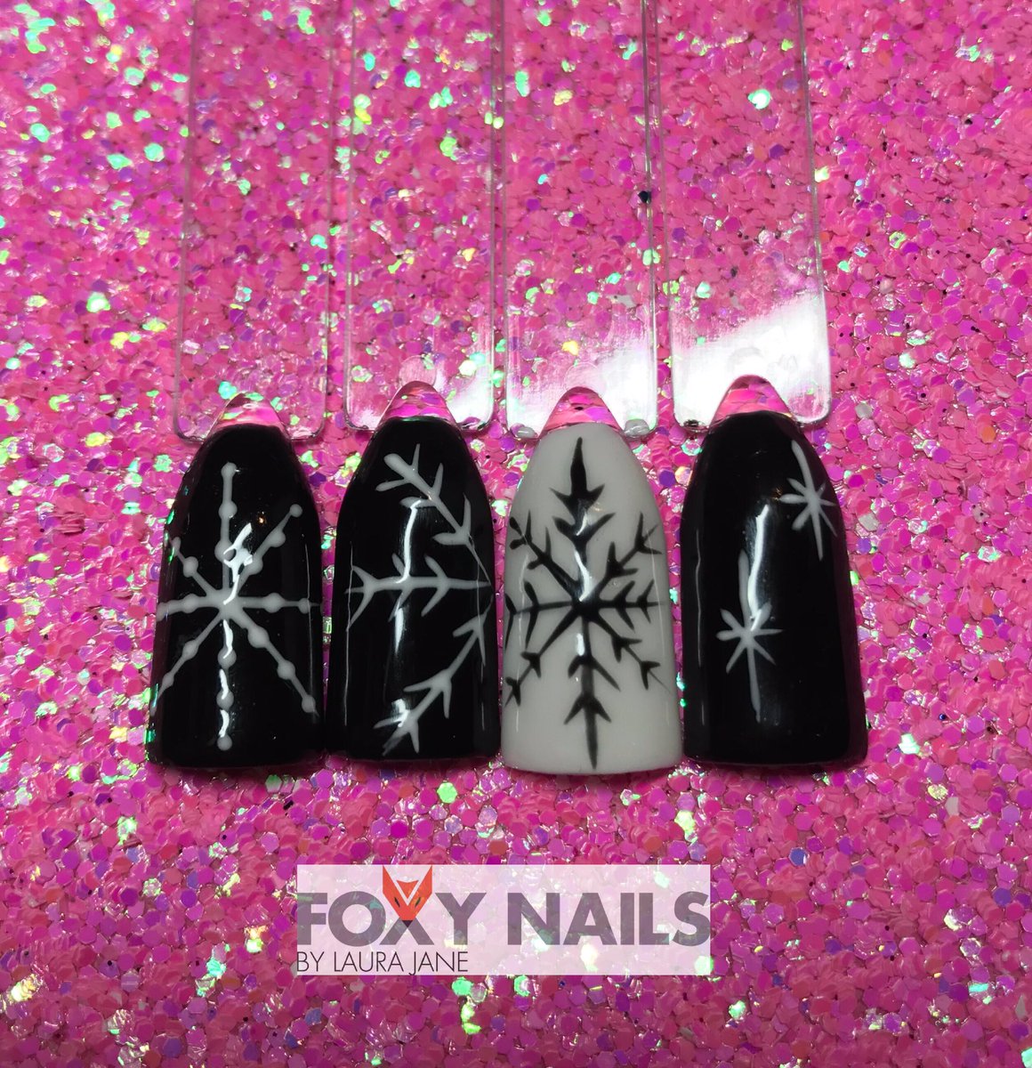 LauraJaneMitch's tweet photo. @magpie_beauty #magpieglitter #magpiebeauty #magpiegelcolour #magpieshapes #magpiestars #nails #christmasnails #stars #snowflakes #nailart #festive #festivenails #everythingmagpie #norfolknailtech #foxynailsbylaurajane #laurajanemitchell ๐ค https://t.co/oC8HVV1sFj