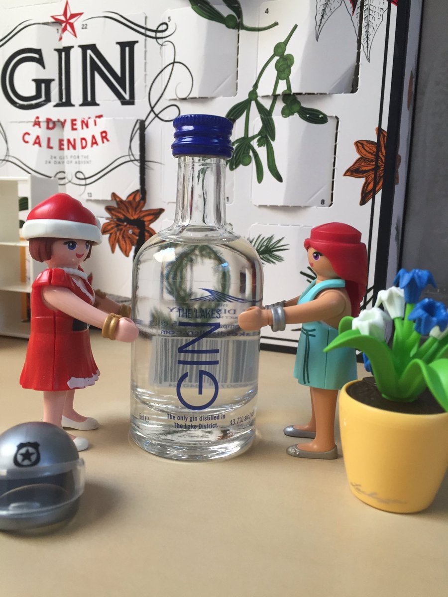 lell78's tweet photo. #AdventCalendar Day14 #playmobil shady ladies will obviously pinch anything, they’re after my #Gin now!!! Also, weird pot plant (not actual ‘pot’) has appeared with police dude’s new helmet. No sign of police dude and no word on wrong-un either #missingtoys #christmas https://t.co/DhxA2b2NSg