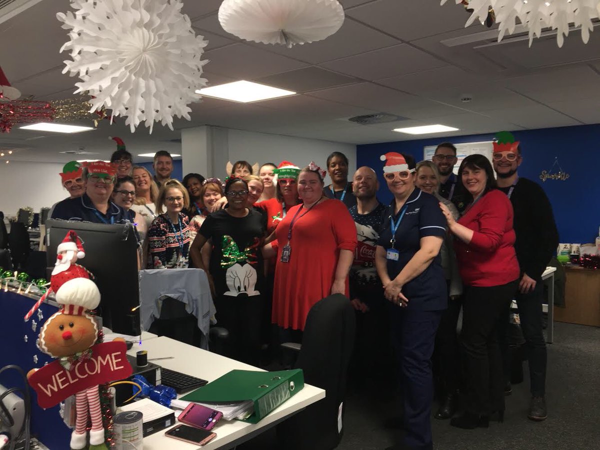DischargeTeam's tweet image. Christmas jumper day! Raising money for the @WythenshaweHosp starlight unit 🎅🏻🎄#ChristmasJumperDay2018