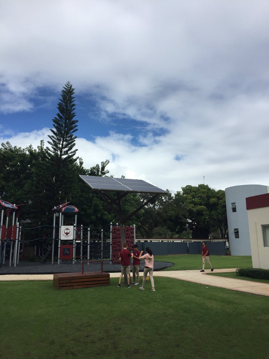 shegrows2's tweet image. Students getting outside to connect learning to the real world. Heat transfer, energy transfer....sustainable energy #goosechase #realworldscience #cms