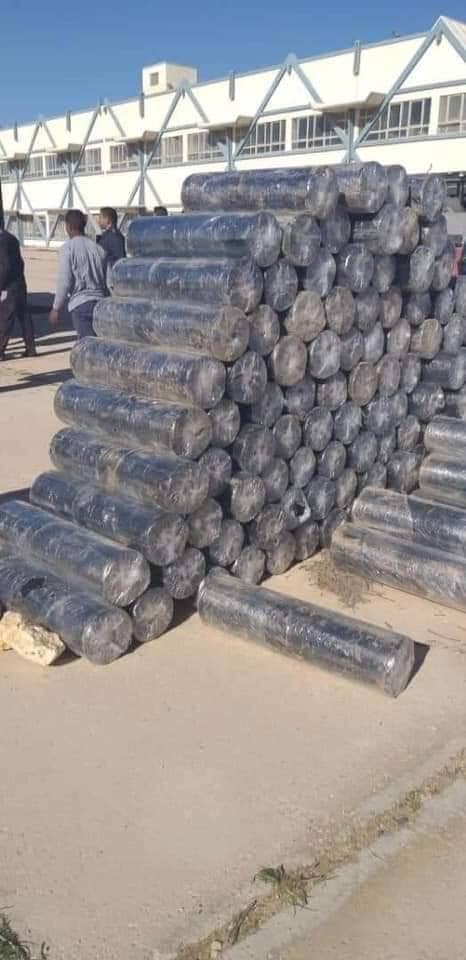 Lyobserver's tweet photo. Customs officer at Tobruk Port in eastern #Libya seized Thursday a large quantity of hashish worth millions of dinars https://t.co/LzphTdUnPm
