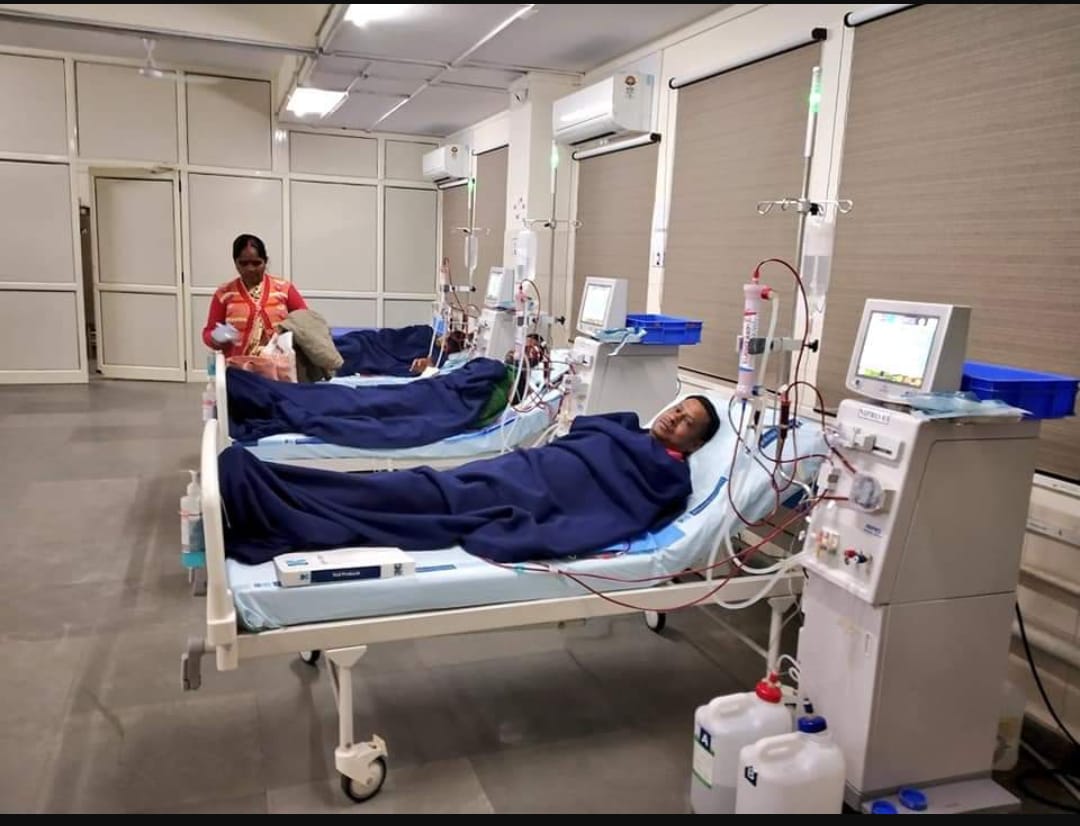 AapMlaNews's tweet photo. दिल्ली के स्वास्थ्य मंत्री @SatyendarJain ओर विधायक @attorneybharti ने मालवीय नगर स्थित पंडित मदन मोहन हॉस्पिटल में सभी उच्च तकनीकी सुविधाओं से युक्त नए ऑपरेशन थिएटर ब्लॉक और डायलिसिस सेंटर का किया उद्घाटन। https://t.co/ptft2Vdzbo