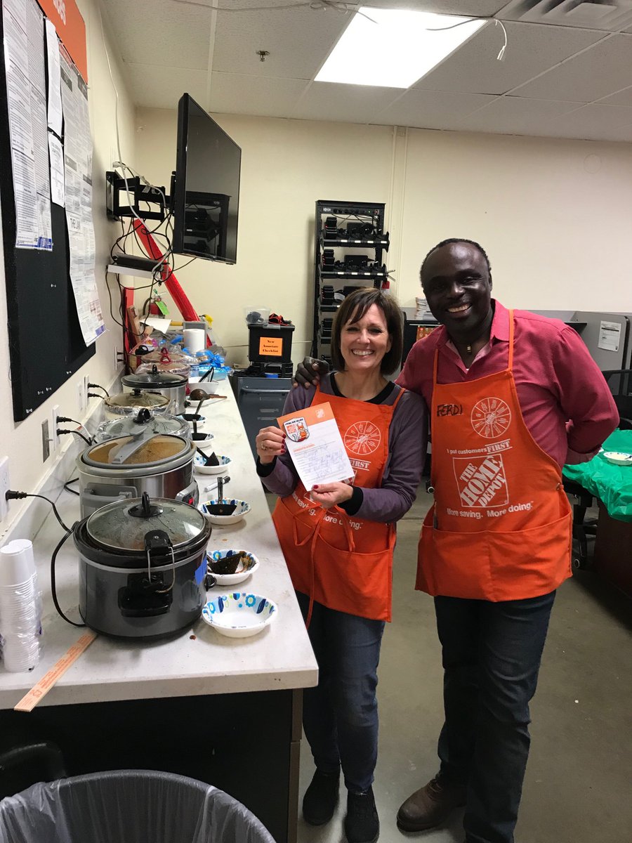 JoshAkeTHD's tweet photo. Homer award for taking care of our people and helping make our 2018 Chili Cook-off a huge success. @0528Voa @JoshEdwardsTHD @gabegarciaHD @JackieWoodR @MckinneyHDepot #orangedynamite #bestassociatesever https://t.co/8Mfz05MwhG