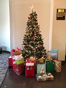 hmmhinc's tweet photo. HMMH is thrilled to celebrate another year supporting the Wonderfund! https://t.co/RRa5o1CJnV #Holiday https://t.co/HbH6mOqy7W