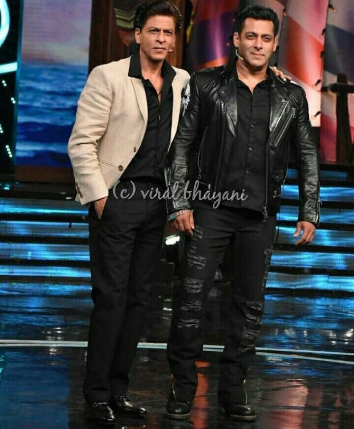 #ShahRukhKhan @iamsrk and #SalmanKhan during shooting for the #BiggBoss⁠ ⁠!
#ZeroPromotions #Zero21Dec⁠ ⁠ #ZeroTheFilm⁠ ⁠ #ZeroTheMovie⁠ ⁠