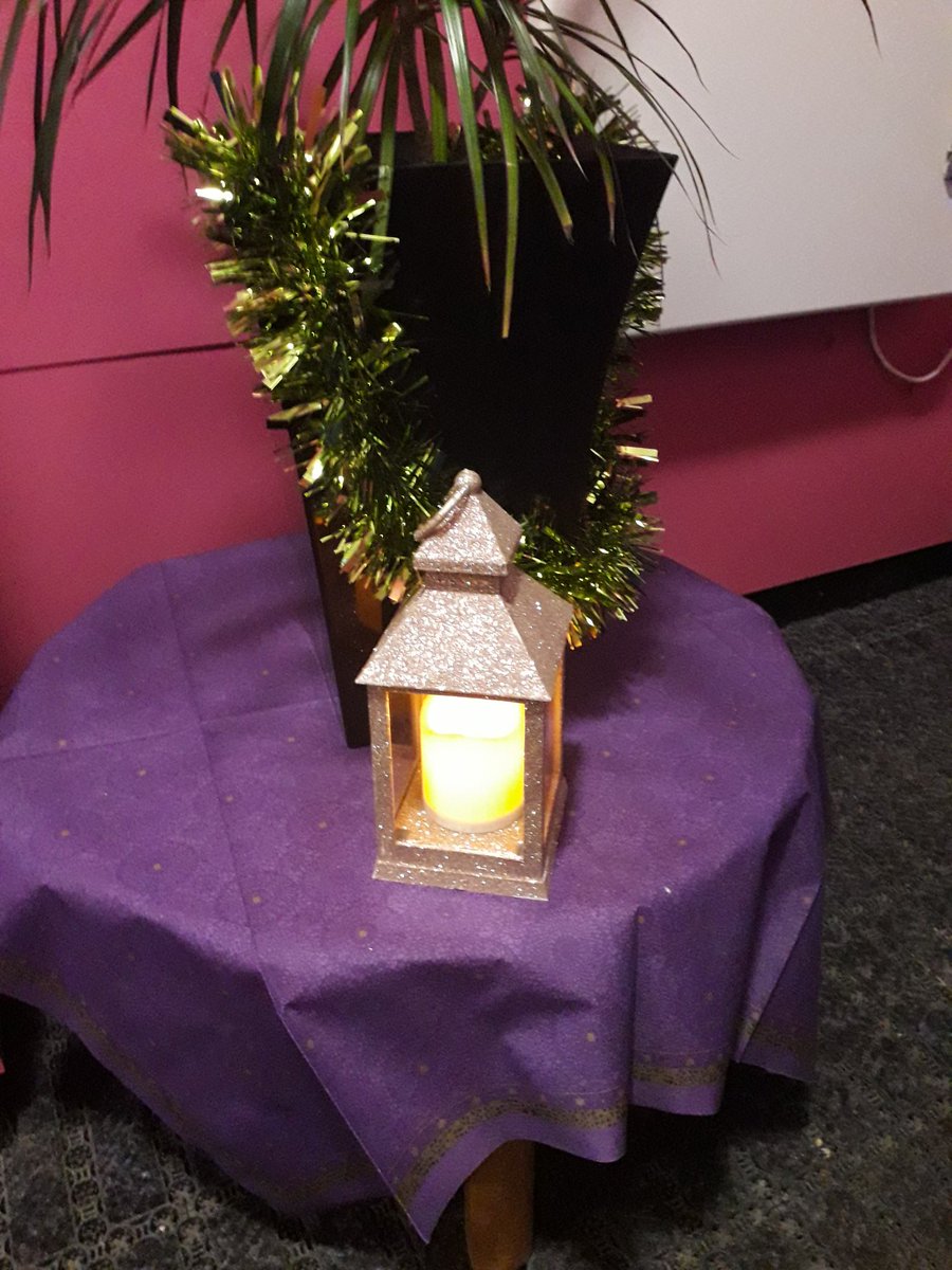 kay_kharvat's tweet photo. #fabforensics #xmasparty #christmasdecorations @susiesue44 @clare734 @FTMembership https://t.co/VrW0llV0Qe