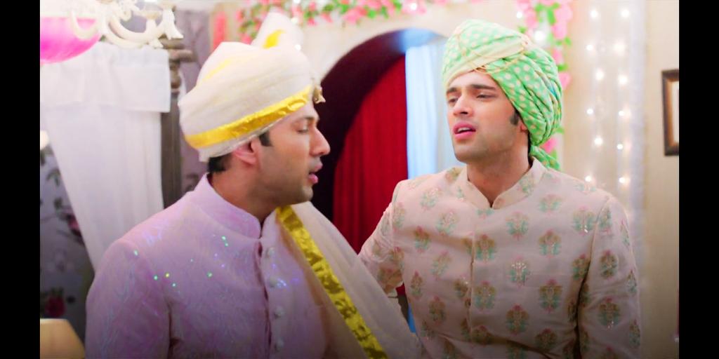 ikk_kudi's tweet photo. #Epi59 was a laugh riot. 💯😂
Anurag-Anupam-Shivani, the kidnappers 😂😂
Anurag's sarcasm & one liners plus Anupam's goofiness & comic timing was bang on!!
#KasautiiZindagiiKay https://t.co/z4XrHpXRjB