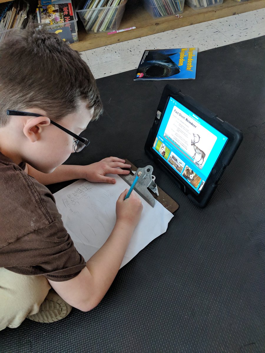 QueenShipley0's tweet photo. Researching reindeer and decorating gingerbread @WCDE_TN @SCESWildcats #holidaysaroundtheworld #firstgrade https://t.co/28r7QI0qMl
