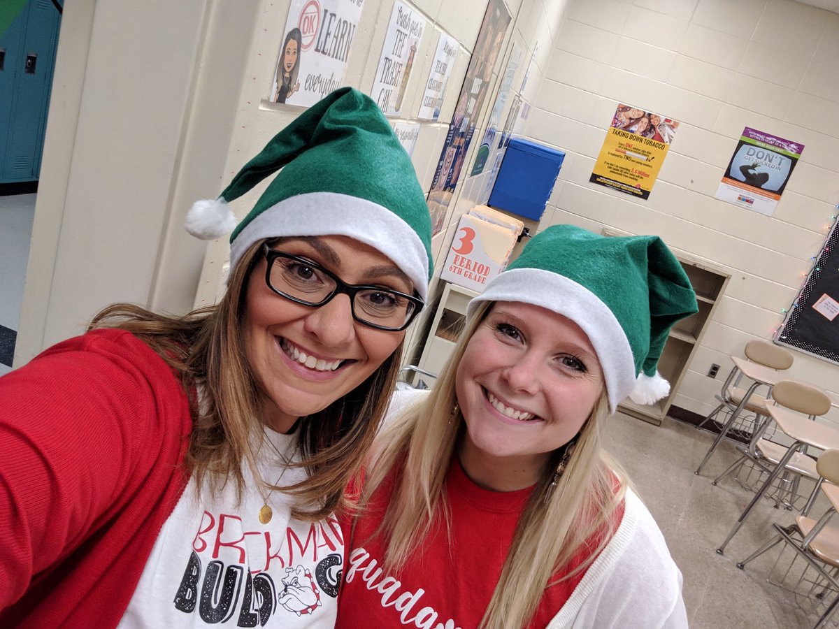 Green team is getting into the holiday spirit! #GreenTeam #goOgres #thebulldogway #brackmanbulldogs #bulldogpride <a href="/mynameisEWald/">Erich Wald</a> <a href="/Mrs_Kozlowski/">Mrs.Kozlowski</a> <a href="/ChristinaDente/">MissDenteinELA</a> @BrackmanMSBand
