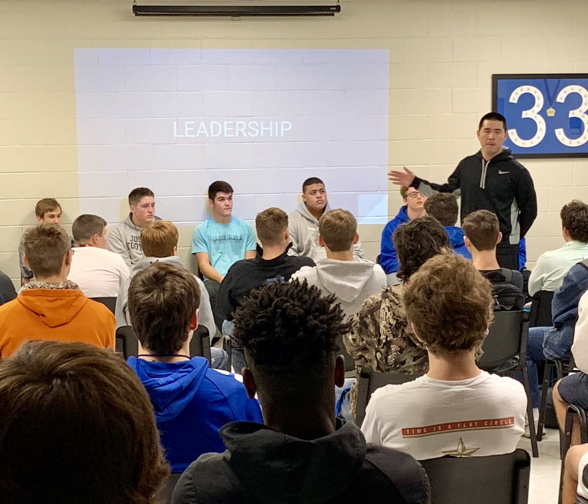 Coach_GRobinson's tweet photo. @CoachEShon giving a great lesson on leadership!
“Do not follow where the path may lead. Go instead where there is no path and leave a trail” -Ralph Waldo Emerson
Break the cycle! #bootcamp2018. #ofnd https://t.co/po9RrnpkmP