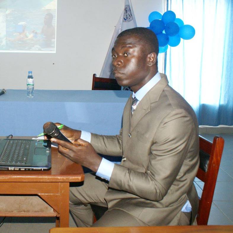 Odah_K_kine's tweet photo. M. #KLOU ~#Komla #Dzidula a animé une communication aux IIème Journées Scientifiques de la Kinésithérapie au Togo ce 14 Décembre 2018 de 14h30 à 17h
Thèmes : #Prévention des Maladies #Cardiovasculaires par la #Balnéothérapie https://t.co/UfBFS6rVre
