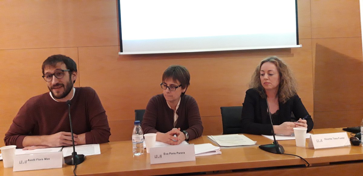 llenguacat_PV's tweet photo. Comença l'acte:
Enhorabona @csxlallengua pel vostre primer acte com a plataforma "En tenim prou amb governs favorables? El poder judicial i els límits de la promoció del valencià" #86anysNormes #Síalvalencià #Ambtoteldretdelmón https://t.co/IcUqI4SPWP