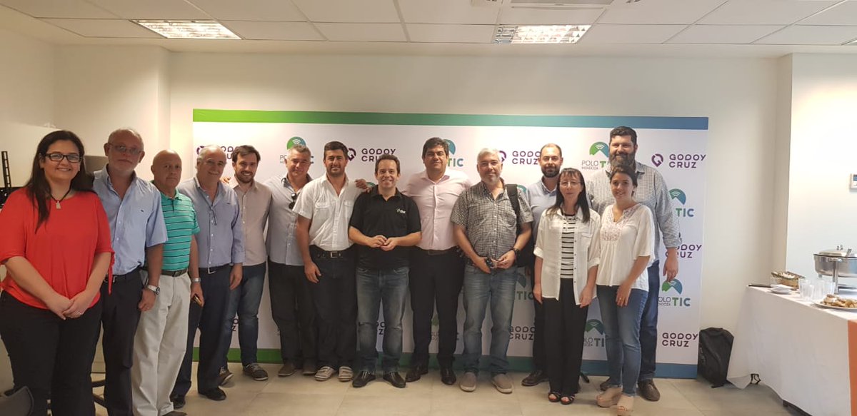 PoloTICMendoza's tweet photo. Este viernes compartimos un desayuno informativo con autoridades y socios del @PoloTICMendoza También estuvieron representantes de otros organismos https://t.co/g4jwatFDo4 https://t.co/sOaFxTWCIc