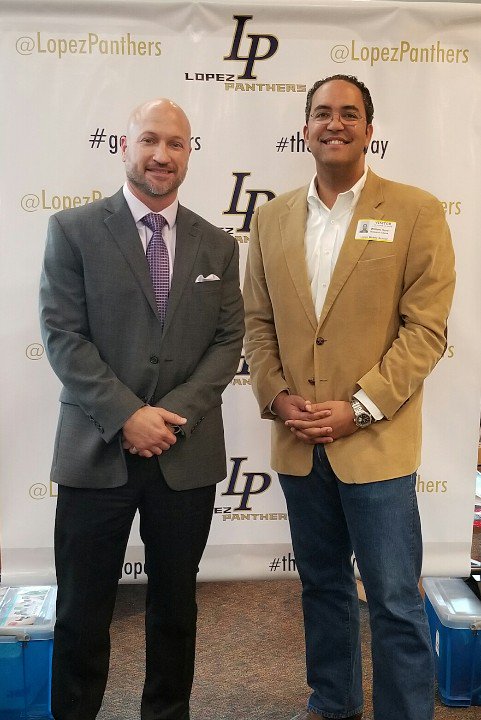 Thank you Congressman Hurd @HurdOnTheHill for visiting Lopez Middle School and speaking to our kids about cyber careers! <a href="/LopezMSLibrary/">LopezMSLibrary</a>