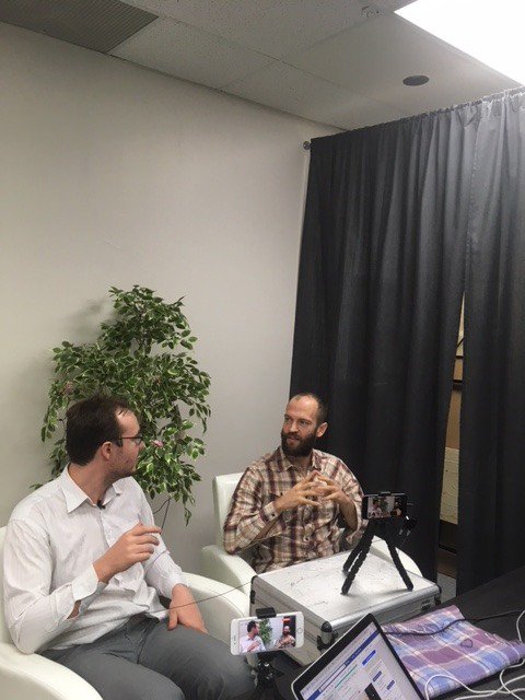 julienbrault's tweet image. Tournage #OpenWallet Live avec Emmanuel Cameron
facebook.com/hardbaconca/vi…