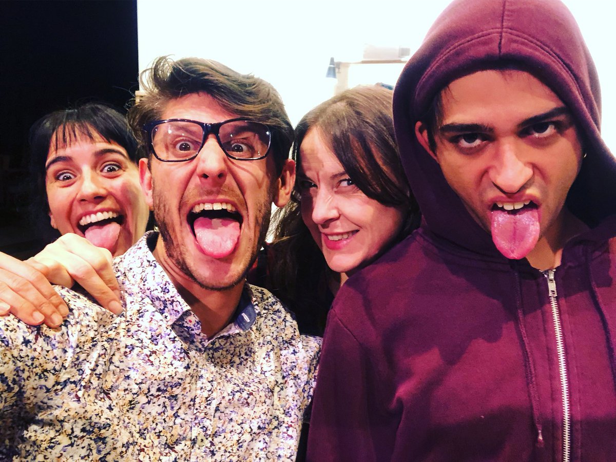 Ens estrenem a sobre! <a href="/teatrelliure/">Teatre Lliure</a> #GiraAKA #AkaBCN #AKA #teatre #theatre #teatro #jove #jovenes #barcelona #bcn #catalunya #cultura #actorlife #artsesceniques #Catalonia #Urban #Skate #HipHop