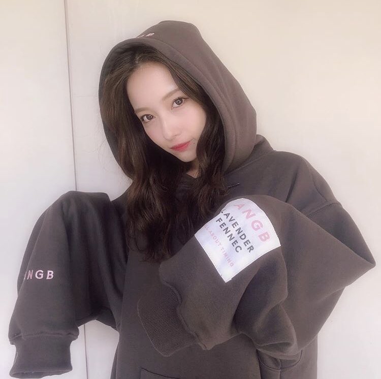 咲良がさえぴぃのブランド ANGBパーカー着てる！？！？！ ソンムルした