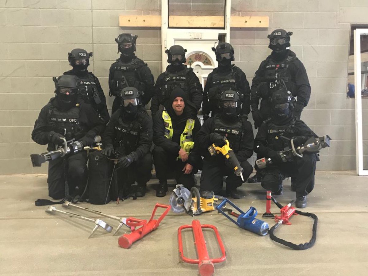 CheshNWalesAAP's tweet image. A successful course with 10 AFOs now qualified in Advanced method of entry. Thanks to all the instructors for their efforts #greatcourse