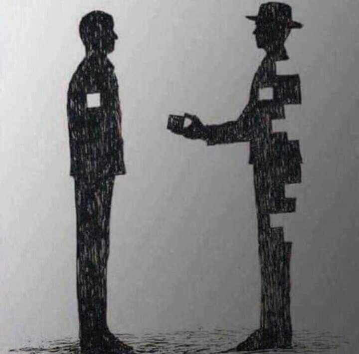 ليس بالضرورة أن يكون الشخص الذي ينصحك كاملاً .. ولكنّه قد يعطيك شيئاً ينقصك ..