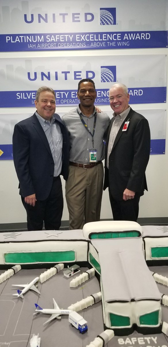 AntwonWarden's tweet photo. An Awsome Day In Houston
Celebrating 9 Safety Excellence Achievements as One Hub. Outstanding!!
Congratulations!
@rodney20148
@UnitedSheryl 
@KevinSummerlin5 
@ljojo
@GregHart_UAL
@billwatts_11
@JMRoitman
@Meeshren https://t.co/qmkNajQw02