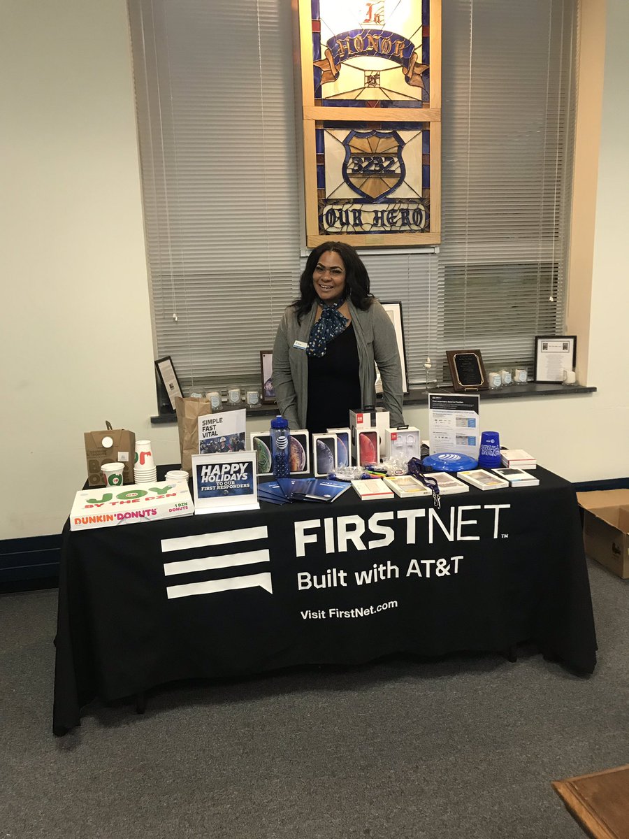 FirstNet table event for Columbia Mall!! Showing our appreciation for our First Responders!! #M0DSquad #Dominators #HitTheStreets <a href="/404girl/">Betsy Francis</a> <a href="/MrsJaronfelder/">Jaron Felder</a> <a href="/MikeJablonski5/">Michael Jablonski V 🧱</a> <a href="/MajedTBE/">Majed Abdulla</a> <a href="/ATTinstantbrite/">Sunshine</a>