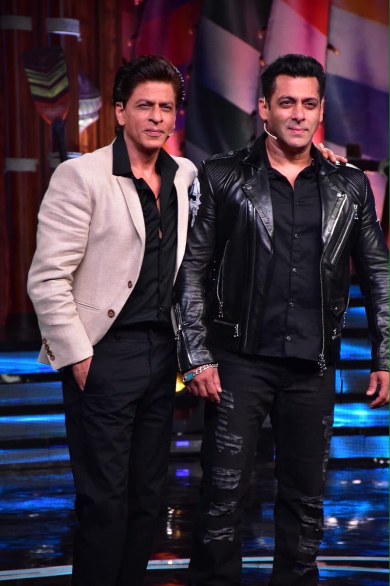 dr_raghib's tweet photo. Khantastic.
#DashingDuo
@iamsrk @BeingSalmanKhan https://t.co/yecDn2DUlR