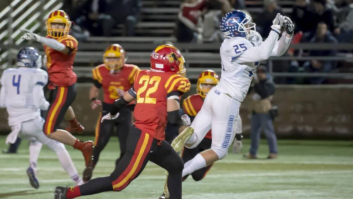 SacMedia_JoeD's tweet photo. Two sleeping-giant football coaching positions are now vacant. 
Derick Milgrim has stepped down at Cosumnes Oaks to recharge &amp; Tyler Almond of Christian Brothers has accepted a post with Dixie College in Utah. https://t.co/qRpFqdPDmP
