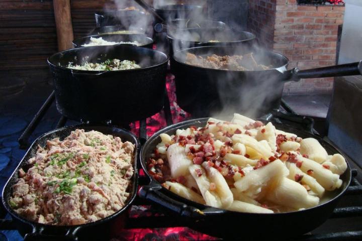 ROTEIRO GASTRONÔMICO
Confira no Cambará Online (cambaraonline.com.br) a lista de restaurantes para você experimentar quando estiver em Cambará do Sul 🍔🍝🍕🍺 #cambaradosul #terradoscanions #aparadosdaserra
.
Publicação de: cambaraonline.com.br