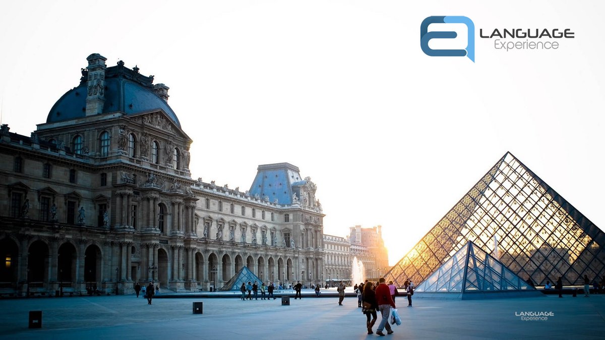 languagexp's tweet image. ¿Sabías que la pirámide del #Louvre en #Paris tiene la misma inclinación que las Pirámides de #Egipto de 51°? Visita: experienciaidiomas.com