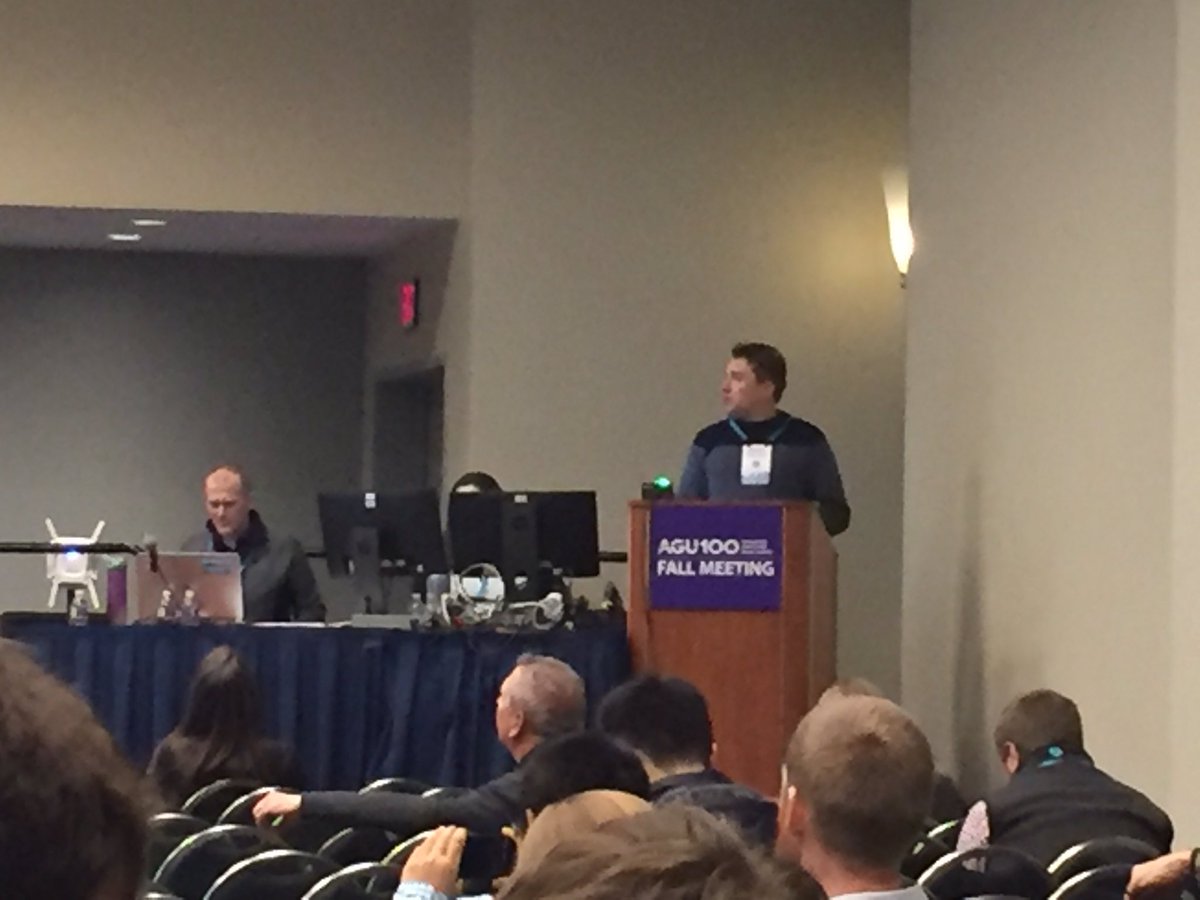 pHred_cheng's tweet image. go @RichardMarinos! Awesome work on connecting riparian zone function with geomorphological controls using cool remote sensing and clustering techniques #basulab #AGU18