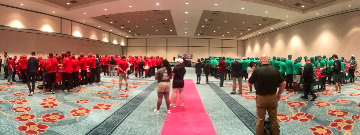 TylerJonKai's tweet image. Let’s get it, @GreenWaveFB! Ready, set, fight hunger! #HungerProject #BowlWave 🌊🏈