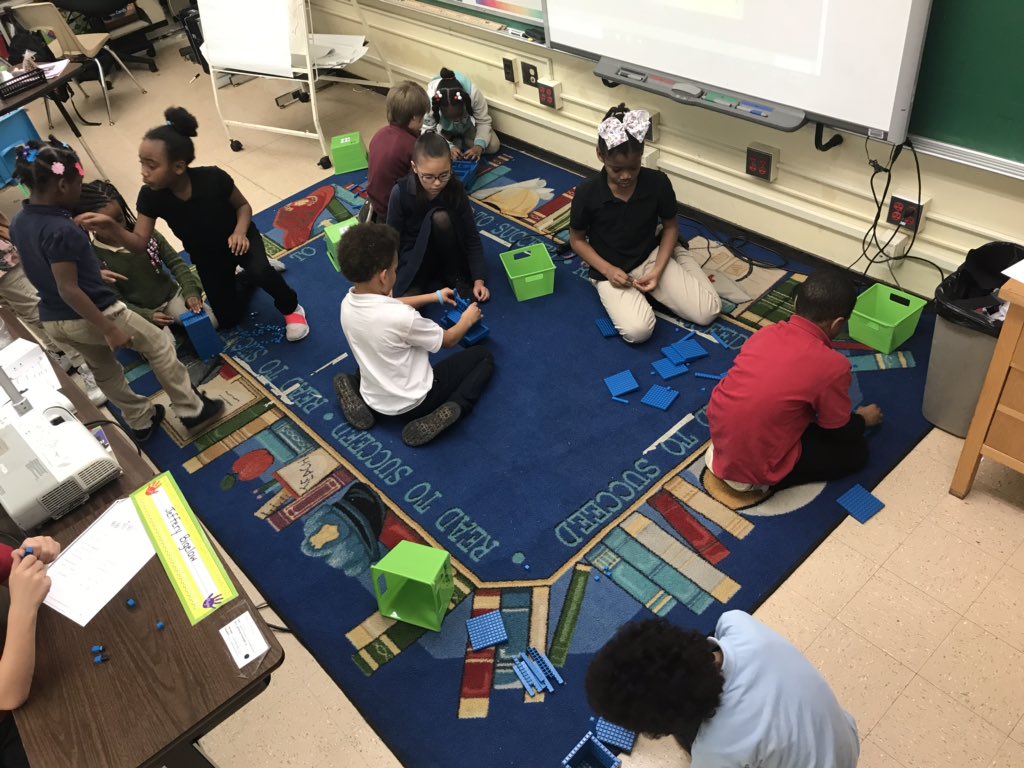 q_burnham's tweet photo. Started with hundred boards, &amp; they still equal 1,000. Ss worked to create the “coolest” structure, by exchanging 100s for 10s &amp; 1s. https://t.co/TH4VYKYZQw
