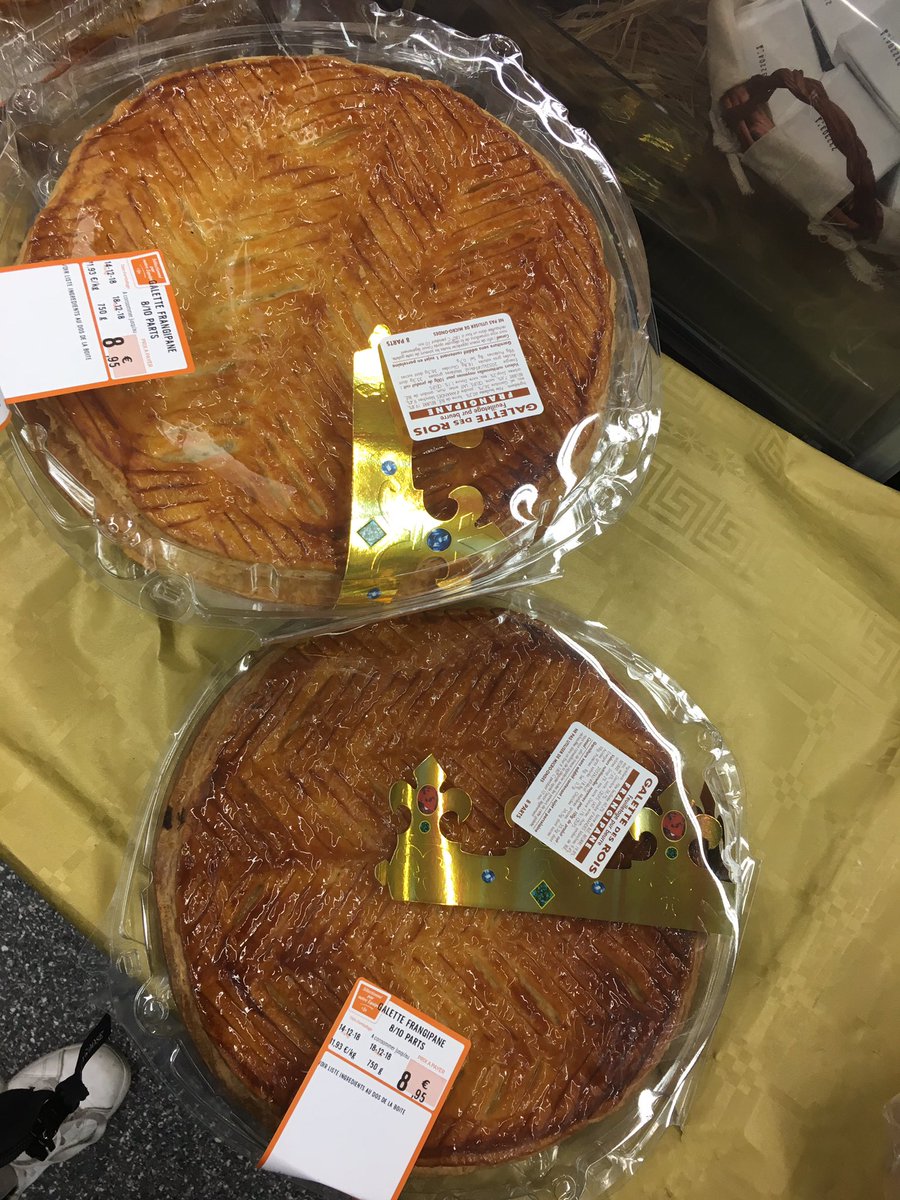 ChristelleBrua's tweet image. Trop sympa ! On a pas encore mangé la bûche qu il y a déjà les galettes !! Youhouuuu merci @CarrefourFrance #onestravi🤦🏼‍♀️ #nimportequoi