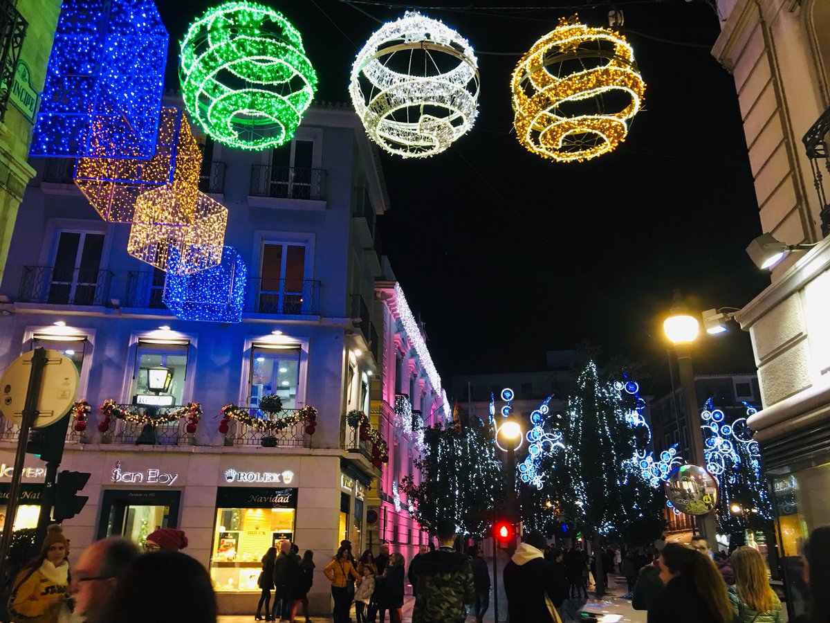 BlasDeLezo00's tweet photo. #Navidad en #Granada. Centro de la ciudad. @SpainGranada @GranadaenFotos @GranadaxMundo @masquegrana @granadaturismo @megustagranada @turgranada @dipgra https://t.co/48JFQPmTzS
