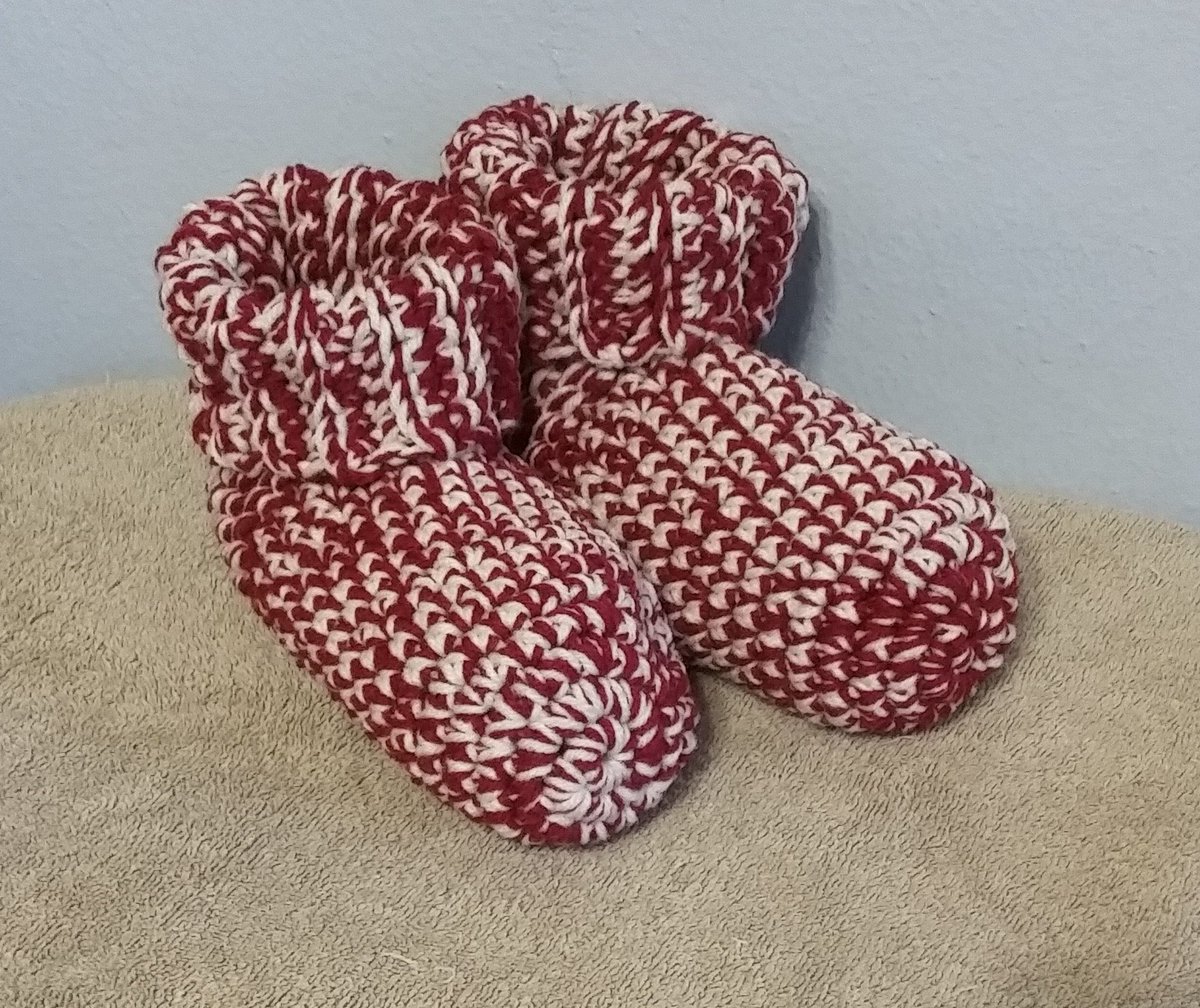 debscrochet's tweet photo. Excited to share the latest addition to my #etsy shop: Crochet Slipper Socks Booties Maroon White Mix Size 9 10 https://t.co/BIfDkbbirc #clothing #shoes #sizelarge #bedsocks #footwear #largeslippers #crochetedslippers #adultbooties #warmbedsocks https://t.co/C3VsPeaJQn